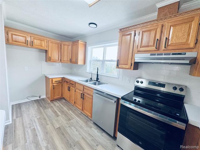 4300 Center Road, Linden, MI 48451