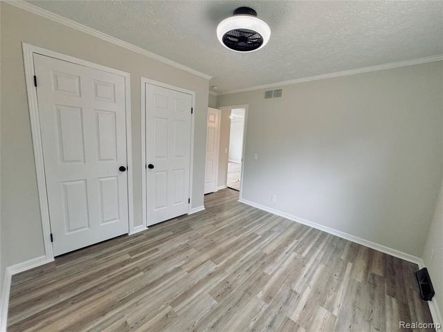 4300 Center Road, Linden, MI 48451