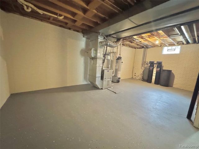 4300 Center Road, Linden, MI 48451