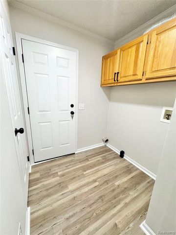 4300 Center Road, Linden, MI 48451