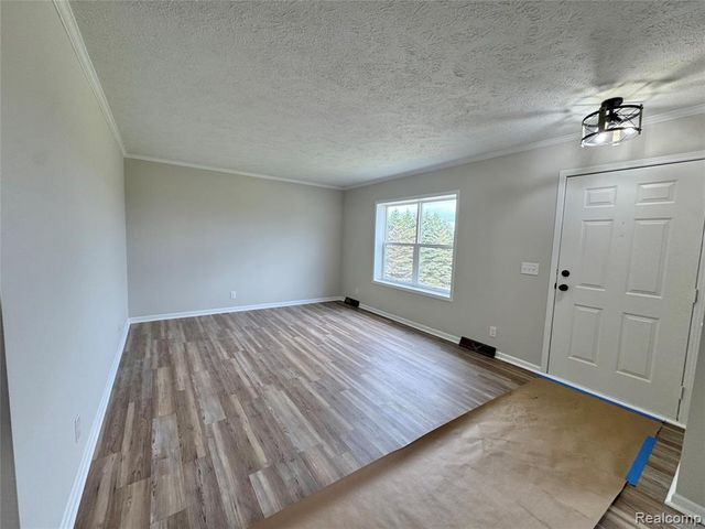 4300 Center Road, Linden, MI 48451