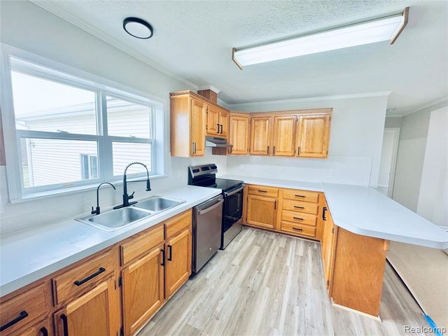 4300 Center Road, Linden, MI 48451