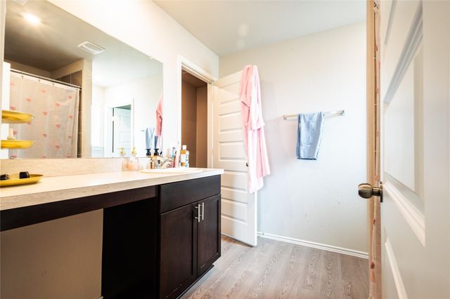 10805 Bird Of Paradise Ln Lane, Houston, TX 77016