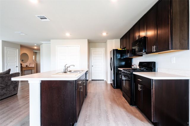 10805 Bird Of Paradise Ln Lane, Houston, TX 77016