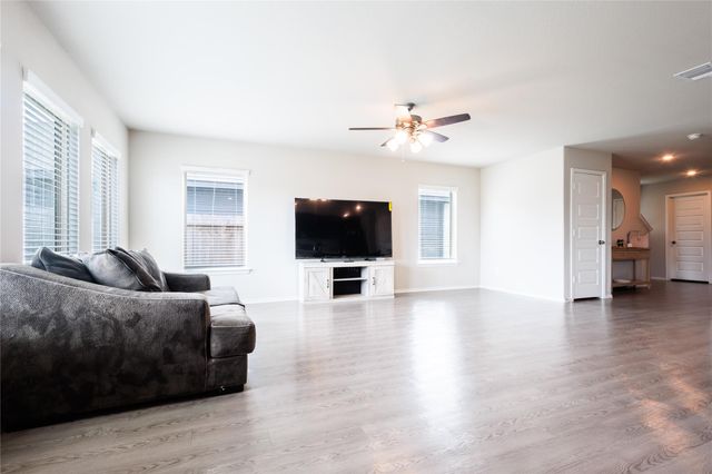 10805 Bird Of Paradise Ln Lane, Houston, TX 77016