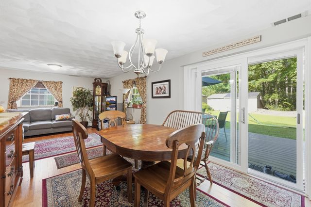 137 Parker Rd, Lancaster, MA 01523