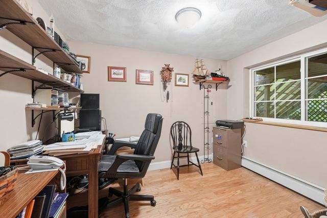 137 Parker Rd, Lancaster, MA 01523