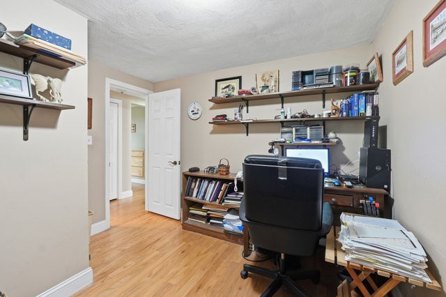 137 Parker Rd, Lancaster, MA 01523
