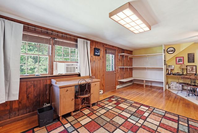 137 Parker Rd, Lancaster, MA 01523