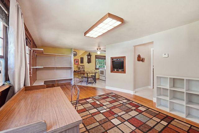 137 Parker Rd, Lancaster, MA 01523
