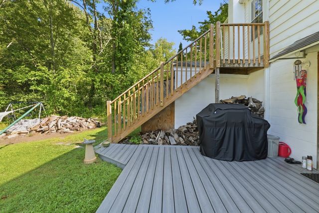 137 Parker Rd, Lancaster, MA 01523