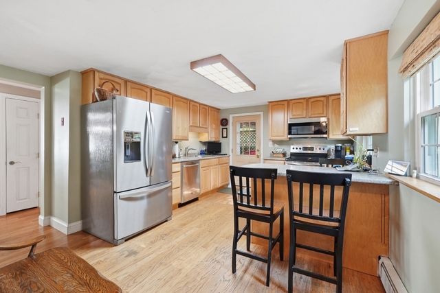 137 Parker Rd, Lancaster, MA 01523