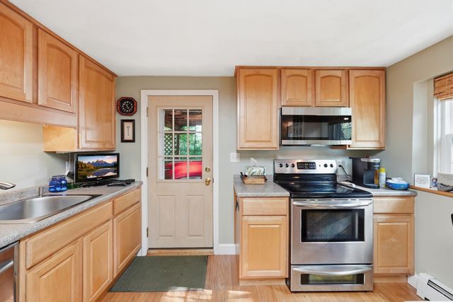 137 Parker Rd, Lancaster, MA 01523