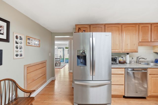 137 Parker Rd, Lancaster, MA 01523