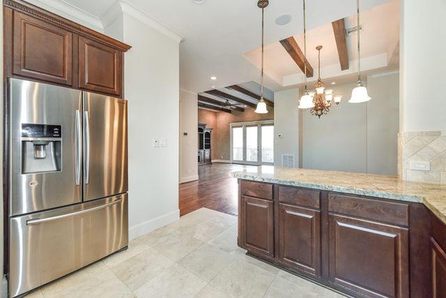 2048 W Main Street, Houston, TX 77098