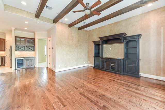 2048 W Main Street, Houston, TX 77098