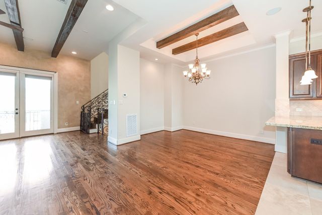 2048 W Main Street, Houston, TX 77098