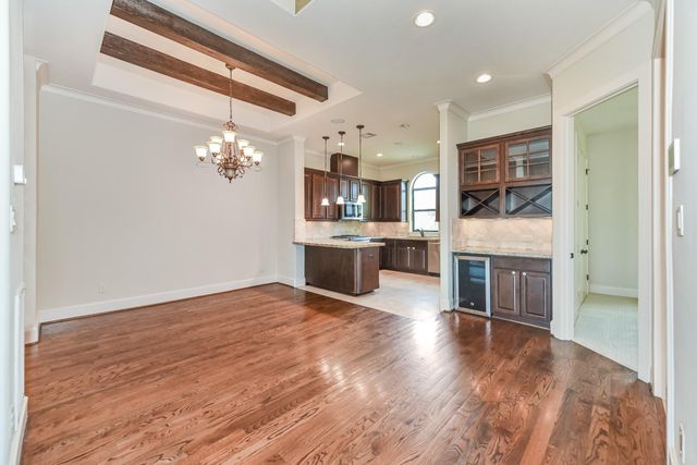 2048 W Main Street, Houston, TX 77098