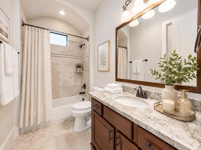 2048 W Main Street, Houston, TX 77098