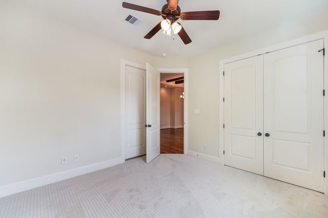 2048 W Main Street, Houston, TX 77098