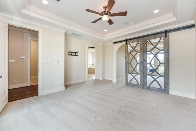 2048 W Main Street, Houston, TX 77098