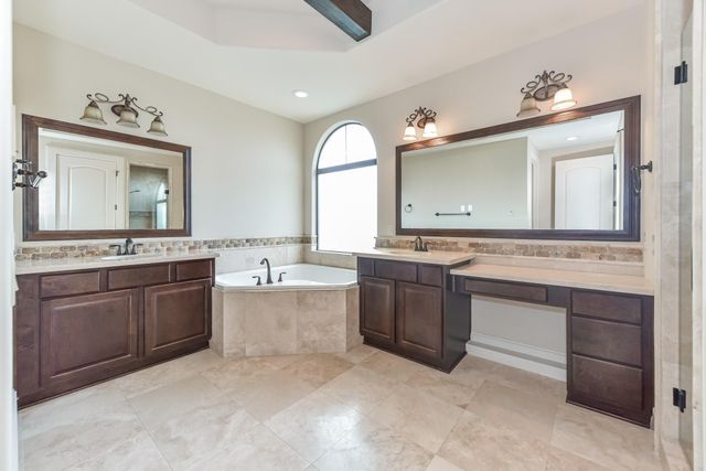 2048 W Main Street, Houston, TX 77098