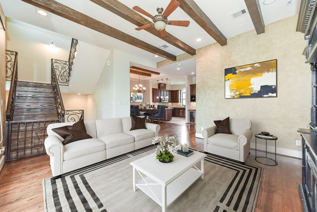 2048 W Main Street, Houston, TX 77098