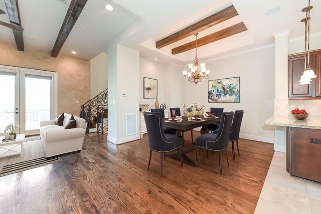 2048 W Main Street, Houston, TX 77098