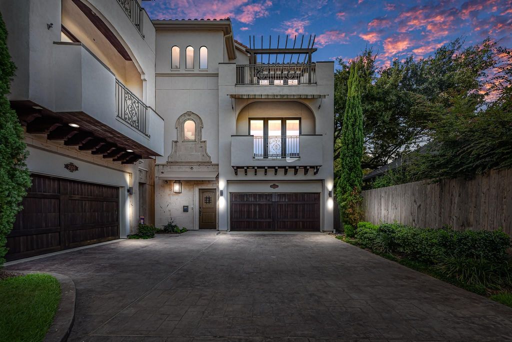2048 W Main Street, Houston, TX 77098