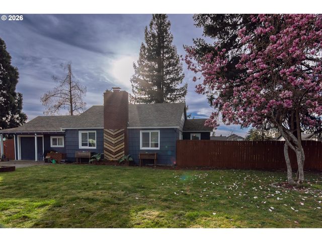 370 S 38TH St, Springfield, OR 97478