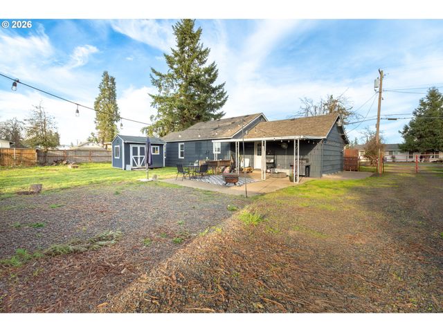370 S 38TH St, Springfield, OR 97478