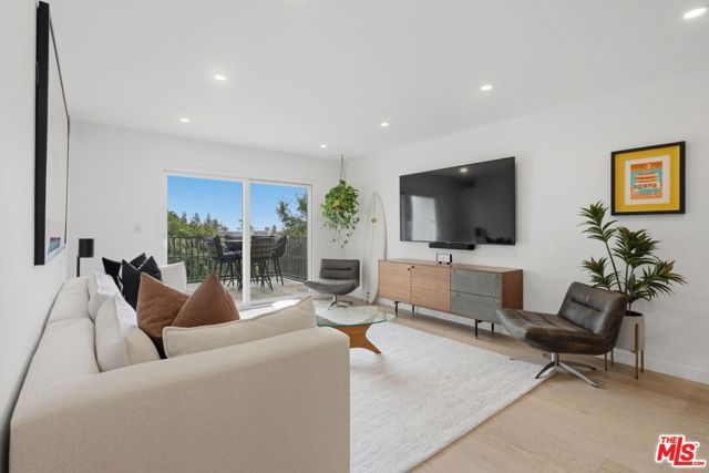1230 Horn Avenue 305, West Hollywood, CA 90069