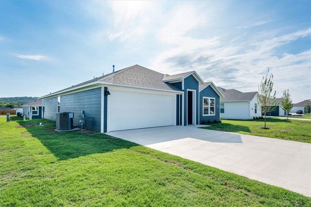 571 Riggs Street, Prairie Grove, AR 72753
