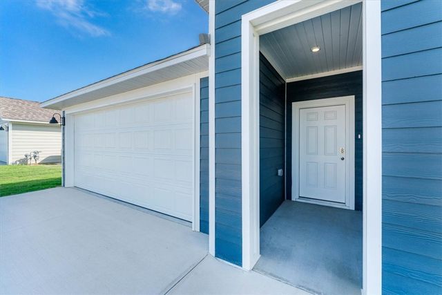 571 Riggs Street, Prairie Grove, AR 72753