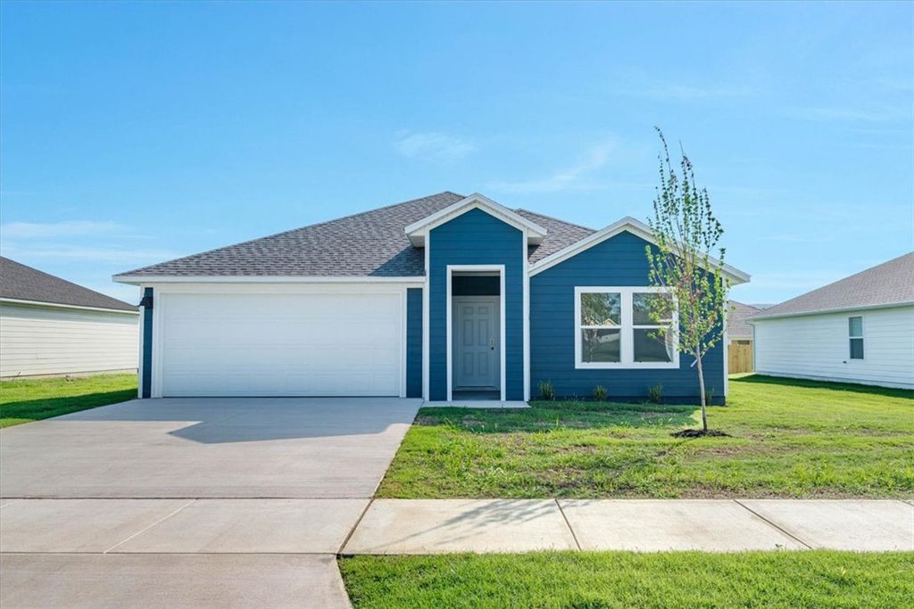 571 Riggs Street, Prairie Grove, AR 72753