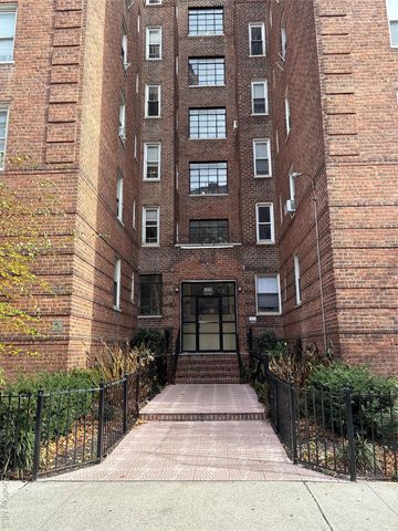 2090 Barnes Avenue 4D, Bronx, NY 10462