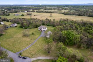 64 SUNFLOWER DR, Kearneysville, WV 25430