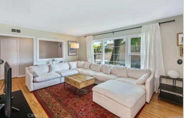 7002 Forbes Avenue, Lake Balboa, CA 91406