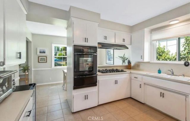 7002 Forbes Avenue, Lake Balboa, CA 91406