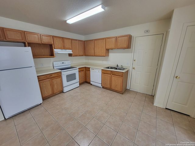 3848 Maverick Creek Rd, San Antonio, TX 78247