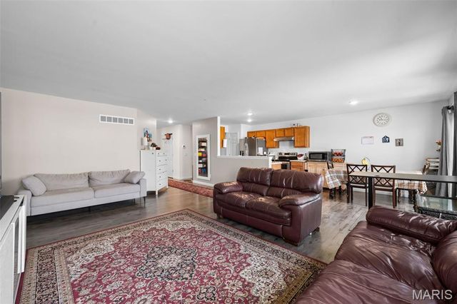 1711 Rivercroft Drive, St Paul, MO 63366