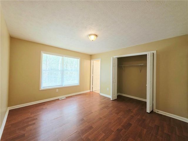 186 S Red Oak Way, Temple, GA 30179
