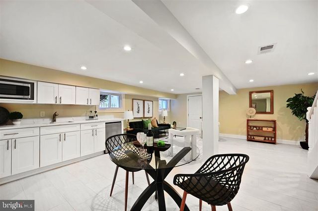 512 PEABODY ST NW, Washington, DC 20011