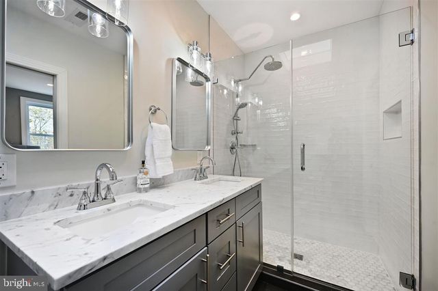 512 PEABODY ST NW, Washington, DC 20011