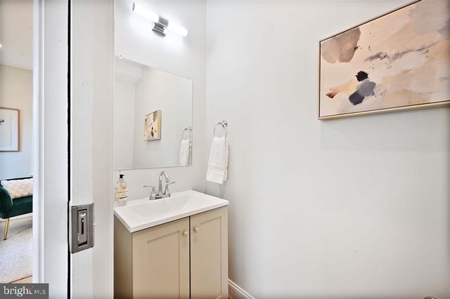 512 PEABODY ST NW, Washington, DC 20011