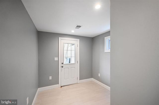 512 PEABODY ST NW, Washington, DC 20011