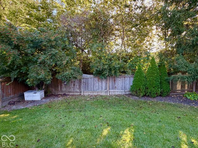 11076 Oakridge Drive, Fishers, IN 46038