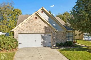 11076 Oakridge Drive, Fishers, IN 46038