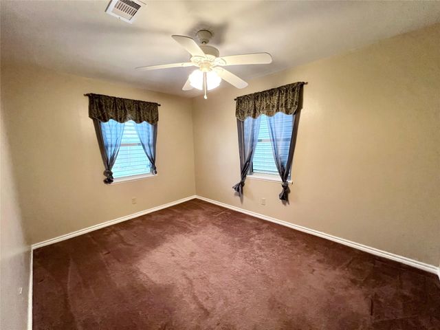 2814 12th Avenue N, Texas City, TX 77590