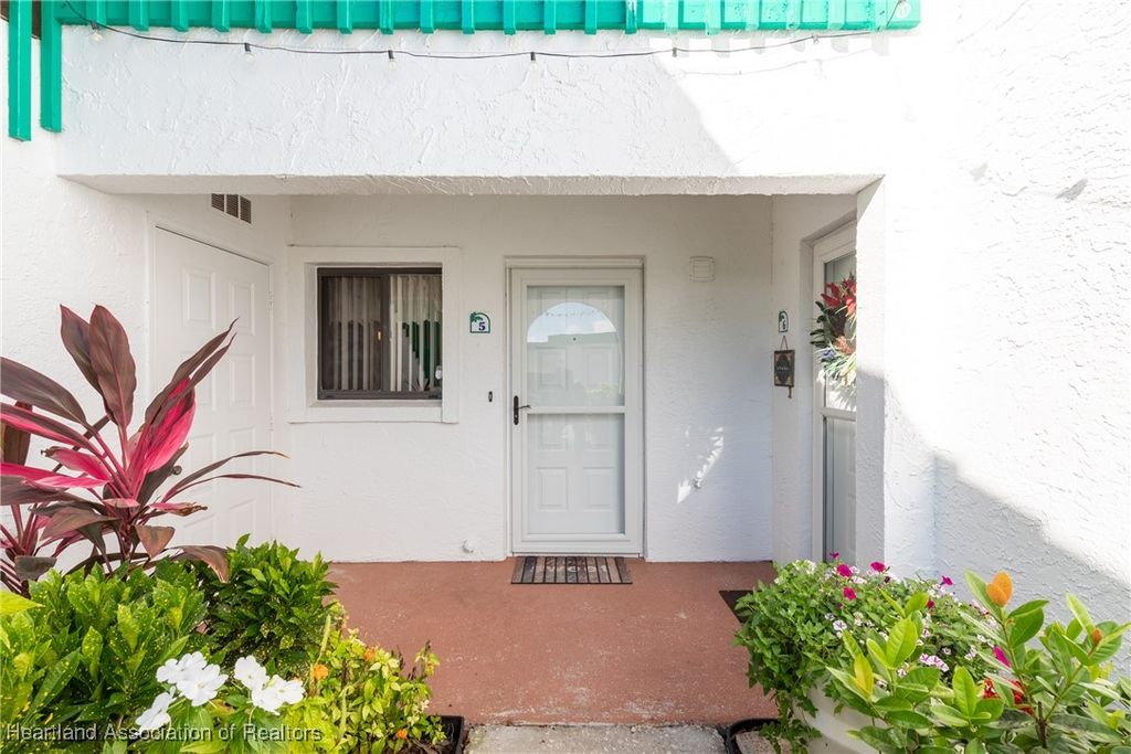 4985 Casablanca Circle N J5, Sebring, FL 33870